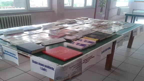 Şehit Necmi Yıldırım Ortaokulunda Kitaplar Koridorlara Taşındı