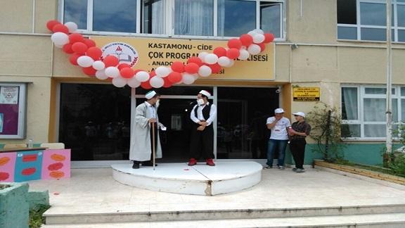 Cide Çok Programlı Anadolu Lisesi ile Anadolu İmam Hatip Lisesi Bilim Fuarı Sergileri açıldı.