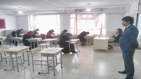 Hafta Sonu Açık Lise sınavları yapıldı.